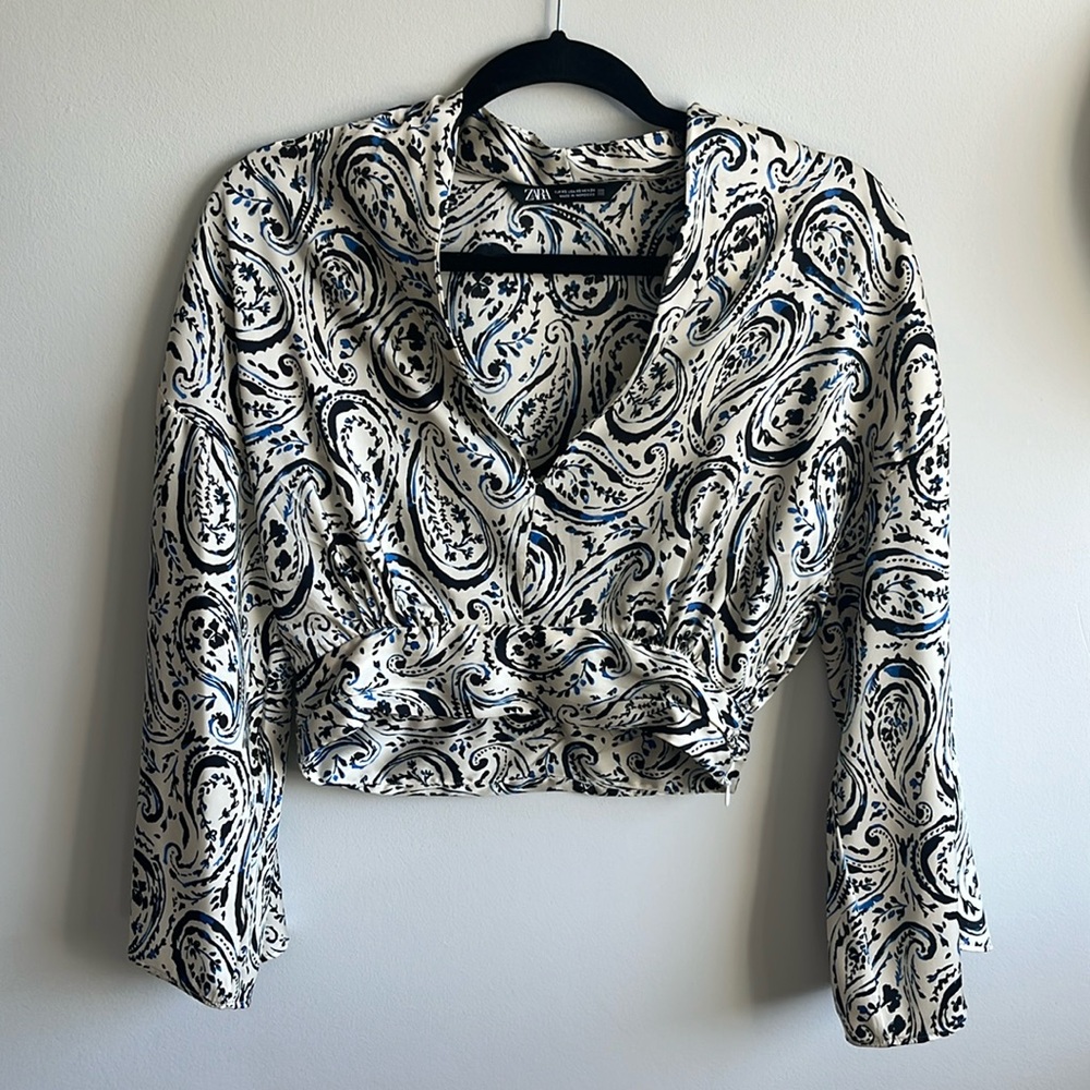 Zara NWOT Bell Sleeve Long Sleeve Crop Top